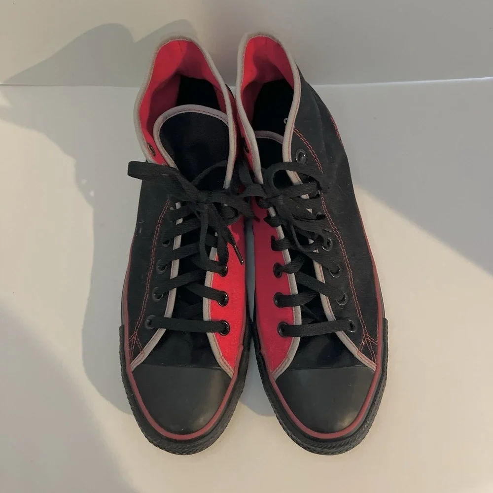 Converse All Star sneakers 9.5 men's black red high tops killer Xoxo